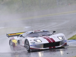3d обои спортивный Ford GT, гонки по мокрой дороге  спорт