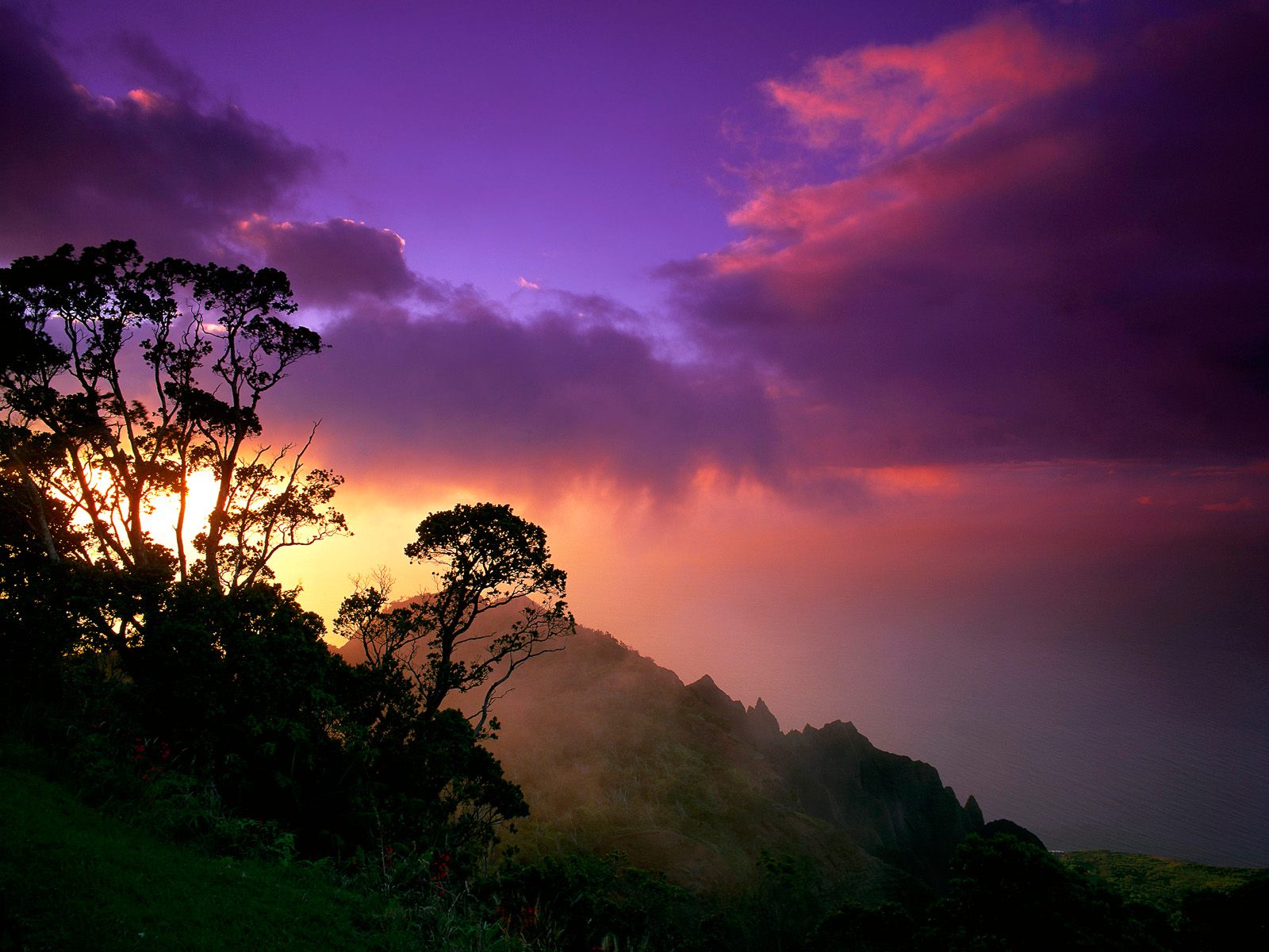 3d обои Фиолетовый закат над горами  лето # 50636