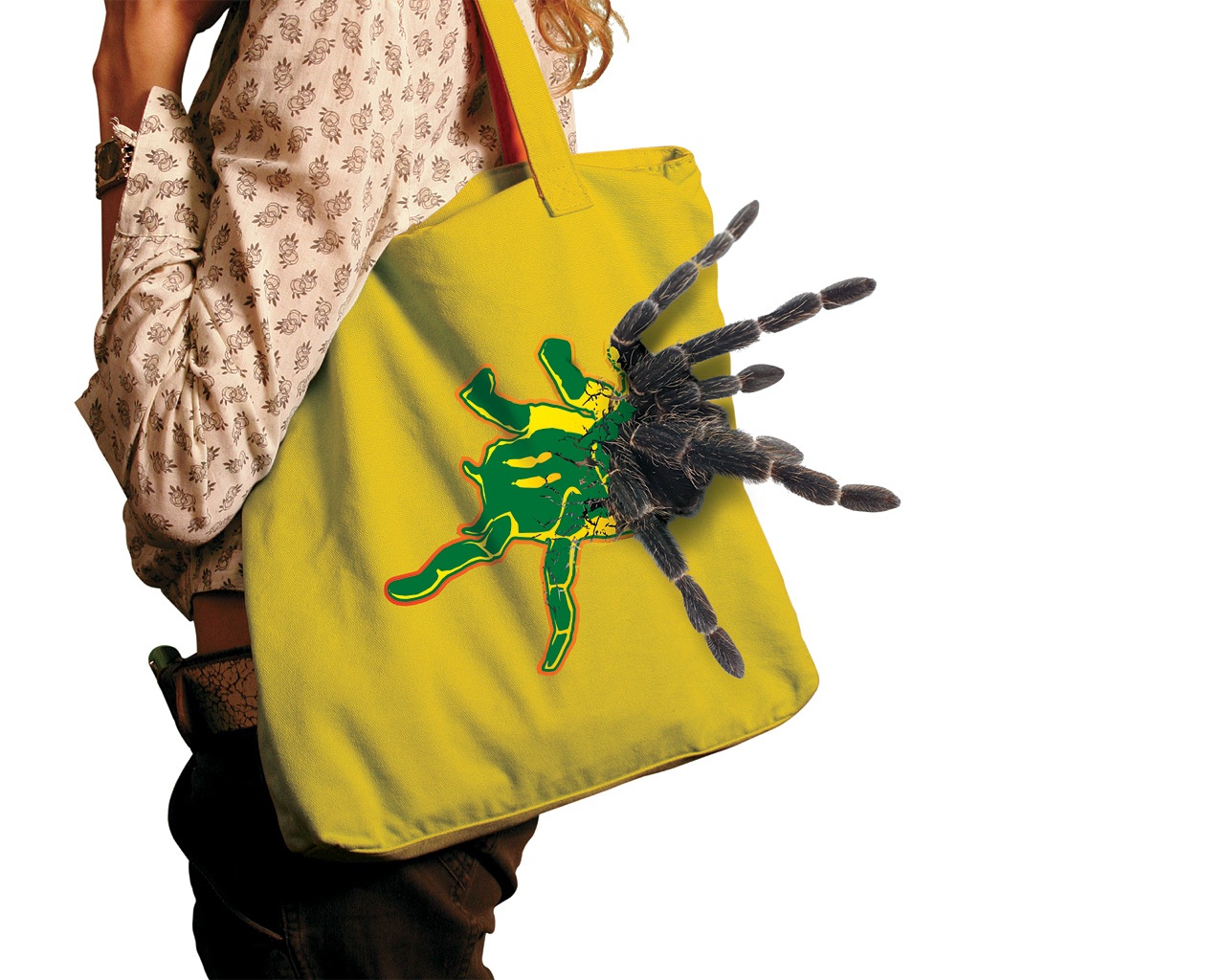 3d обои Нарисованный на сумке паук, ожил и начинает вылазить из нее  пауки # 68347