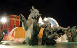 3d обои Фонтан с красивой скульптурной группой  дома