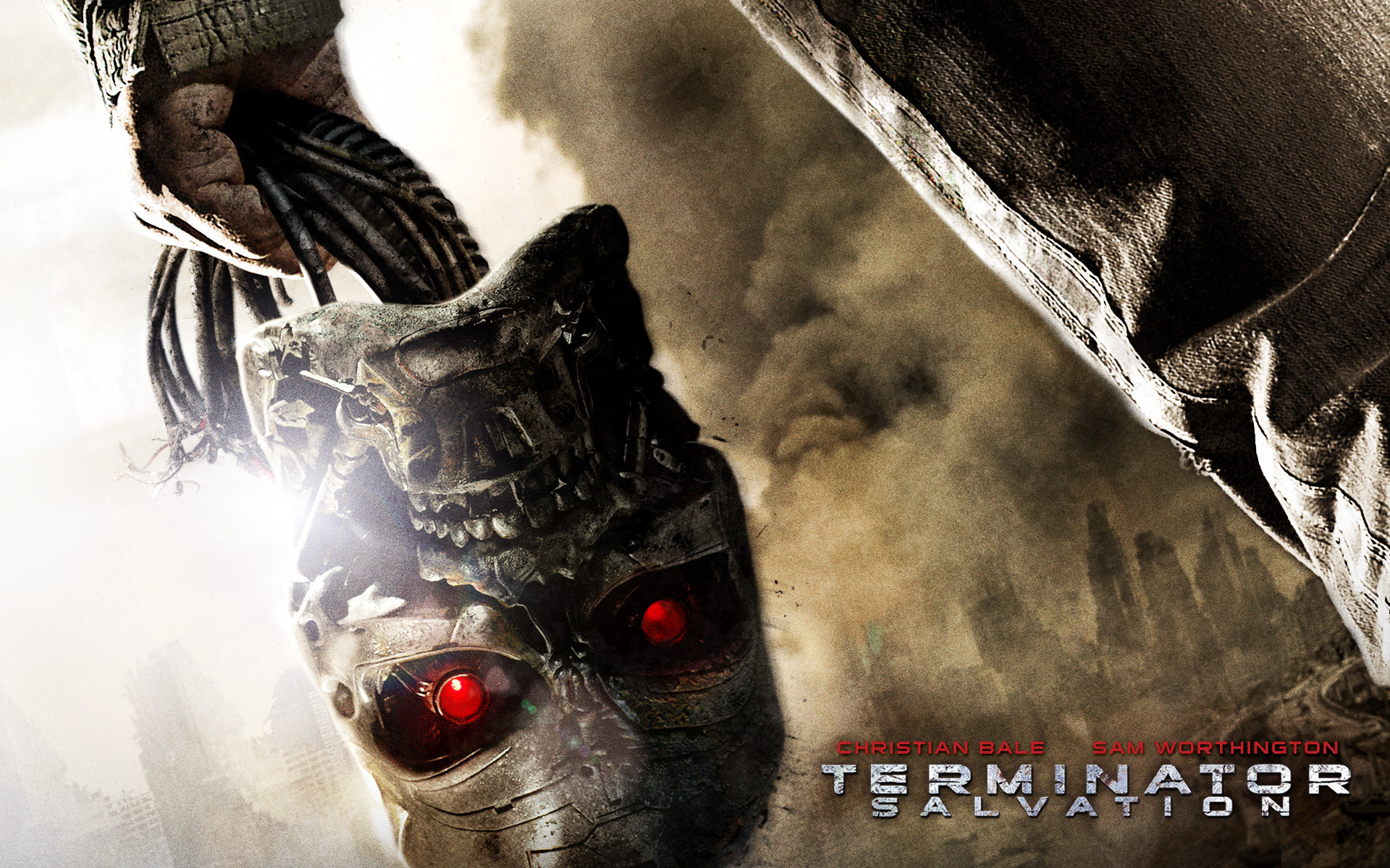 3d обои Голова терминатора в руке человека из фильма «Терминатор: Да придет спаситель» (Terminator solvation - Cristian Bale Sam Worthingtoun)  дым # 36184
