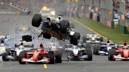 3d обои Гран-при Австралии 2002 года — первый этап чемпионата Мира по автогонкам в классе Формула-1 сезона 2002 года.  Столкновение на старте, в котором болид Williams Ральфа Шумахера полетел вверх после удара сзади Феррари Рубенса Баррикелло вызвало завал. 