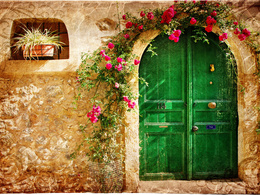 3d обои Домик под номером 114, зеленая дверь украшенная цветами  дома