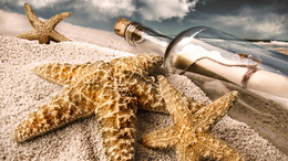 3d обои Послание в бутылке и морские звёзды на песке  лето