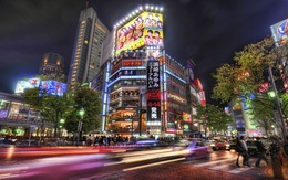 3d обои Центр японского города, в котором кипит вечерняя жизнь  авто