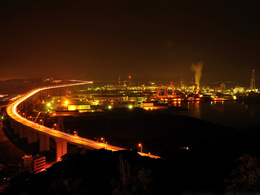 3d обои Трасса проложенная над городом и огни порта  ночь