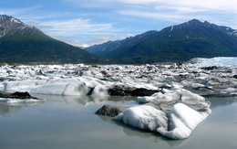 3d обои Ледники и снег рядом с речушкой молочного цвета  зима