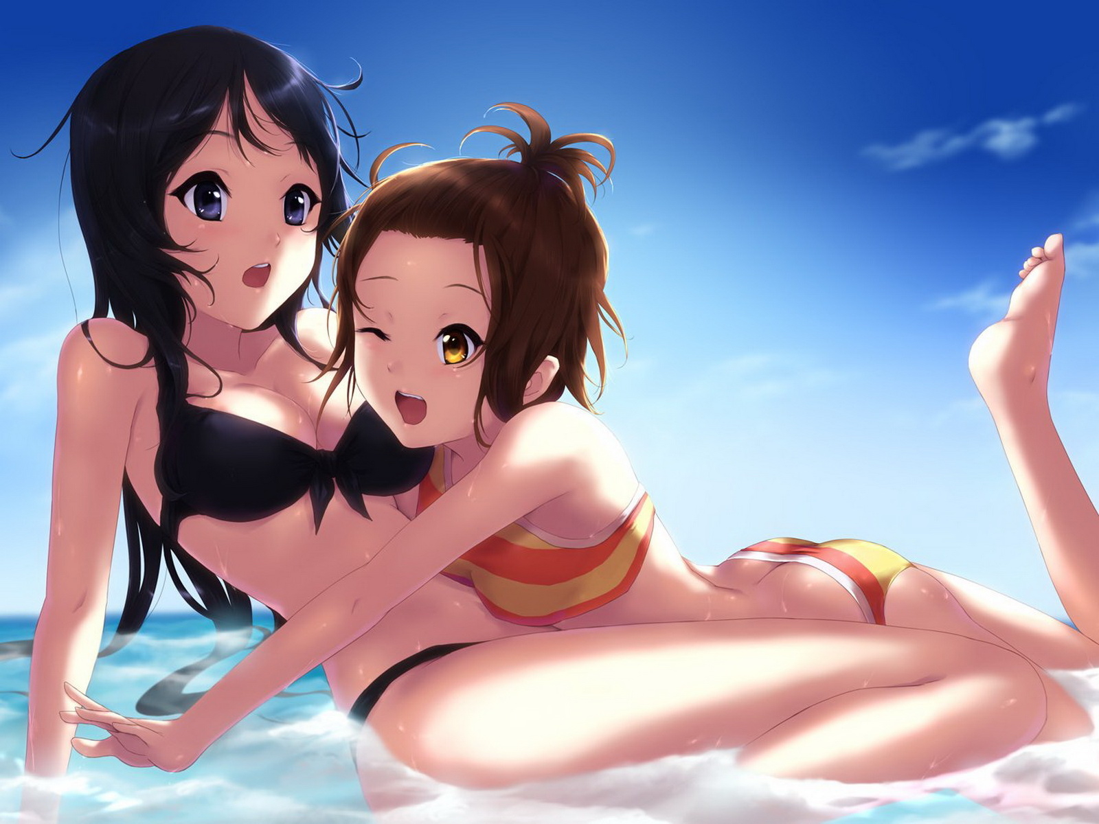 Три аниме девочки в купальниках