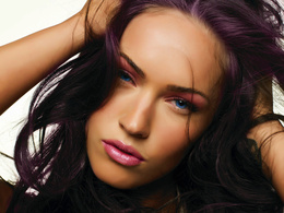 3d обои Megan Denise Fox / Меган Фокс поправляет волосы  глаза