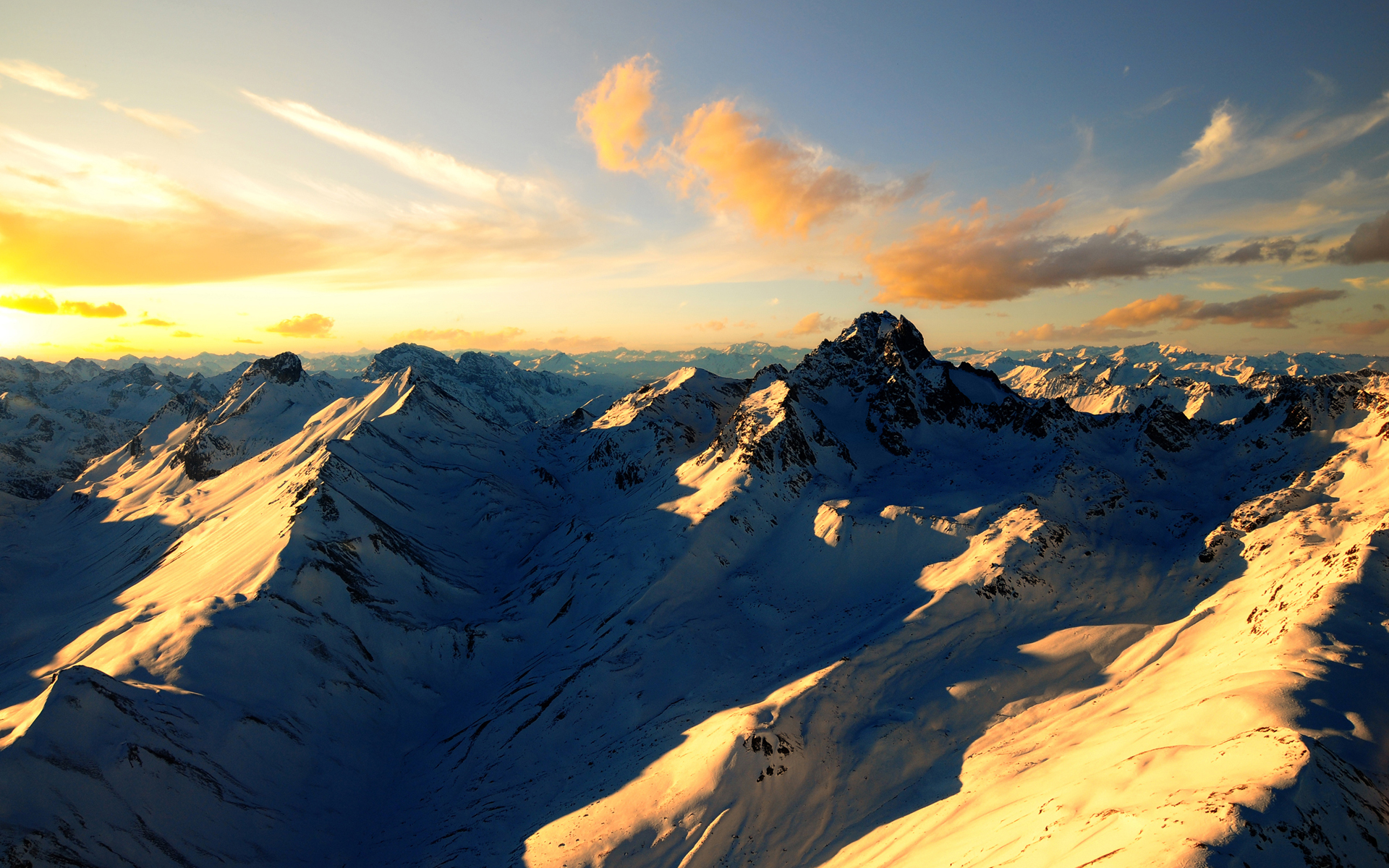 3d обои Заснеженные горы в лучах восходящего солнца  снег # 80679