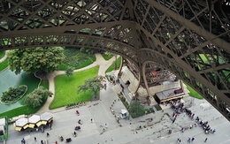 3d обои Необычный ракурс с эйфелевой башни, Париж  город
