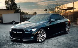 3d обои BMW M3 E46, фото автомобиля черного цвета, вид спереди (Crown city plating Co. 4303, 4313, 4315, 4319 Rowland Ave.)  авто