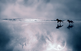 3d обои Две лошади несутся по морскому берегу навстречу свободе, под чистым небом, но в воде отражается неизвестная планета и замок среди облаков  луна