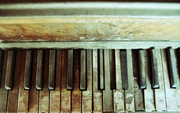3d обои Старое пыльное пианино  музыка