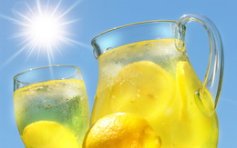 3d обои Лимонад с дольками лимона  солнце