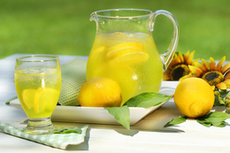 3d обои Лимонад, лимоны и подсолнухи  цветы