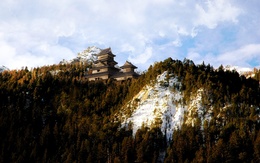 3d обои Домик в японском стиле высоко в горах  красивые
