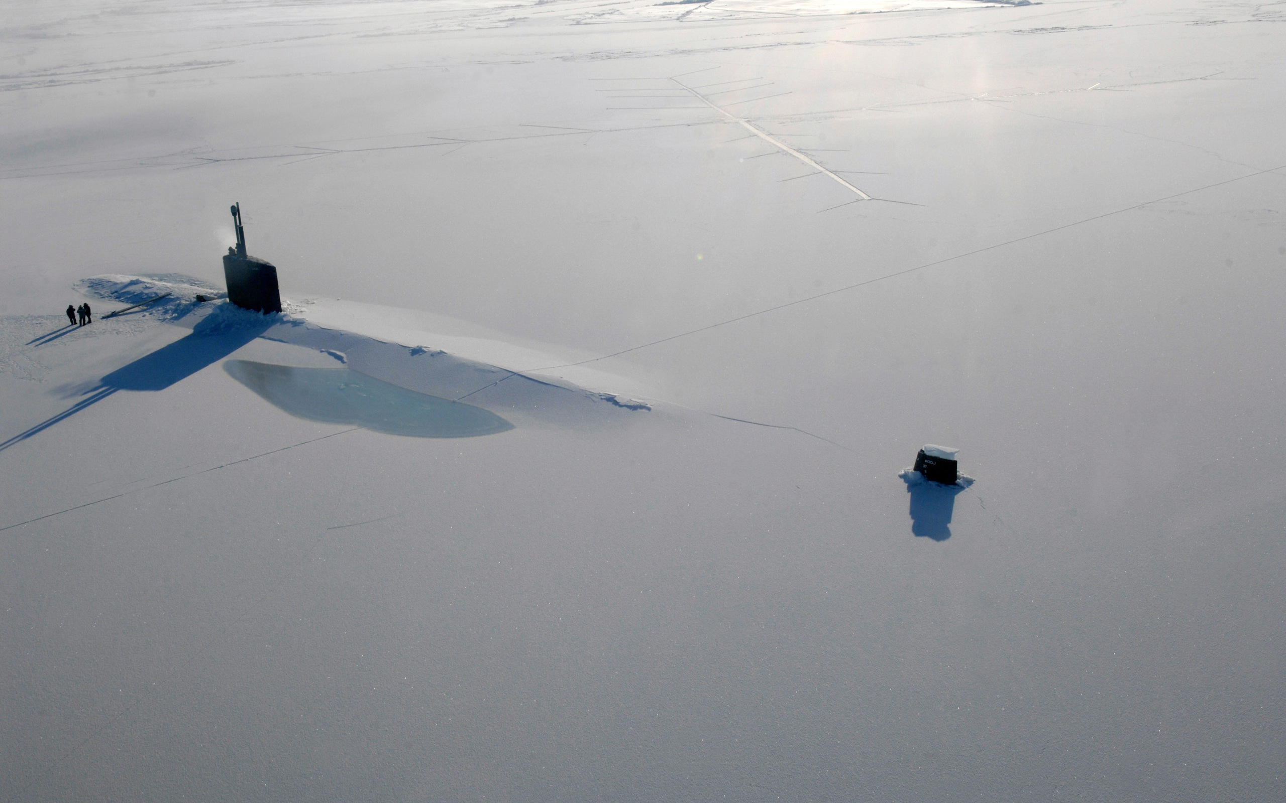 3d обои Замерзшая подводная лодка  снег # 80528