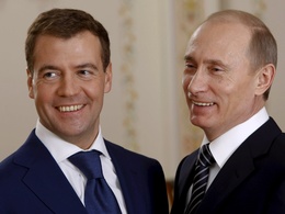 3d обои Медведев и Путин улыбаются  известные люди