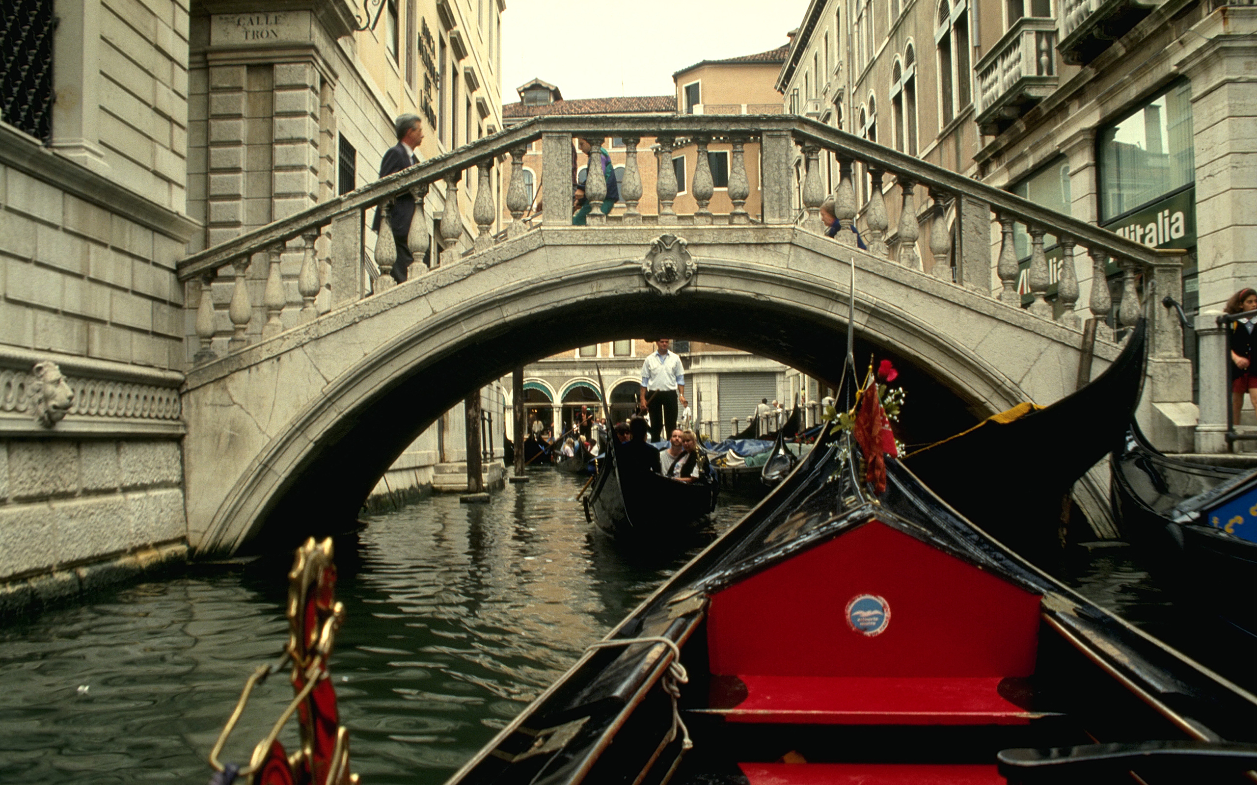 3d обои Мост в Венеции, Италия, с гондолы  город # 24129