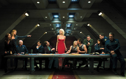 3d обои «Тайная вечерия» на космическом корабле с блондинкой в красном платье в главной роли  интерьер