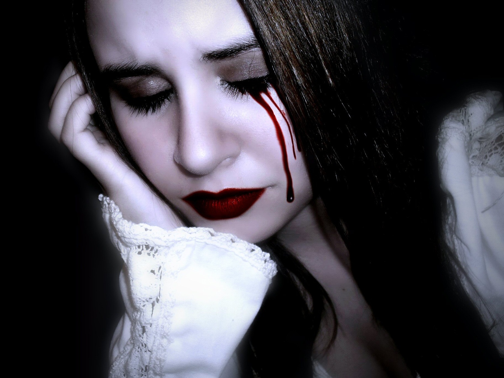 3d обои Девушка плачет кровавыми слезами  кровь # 48894