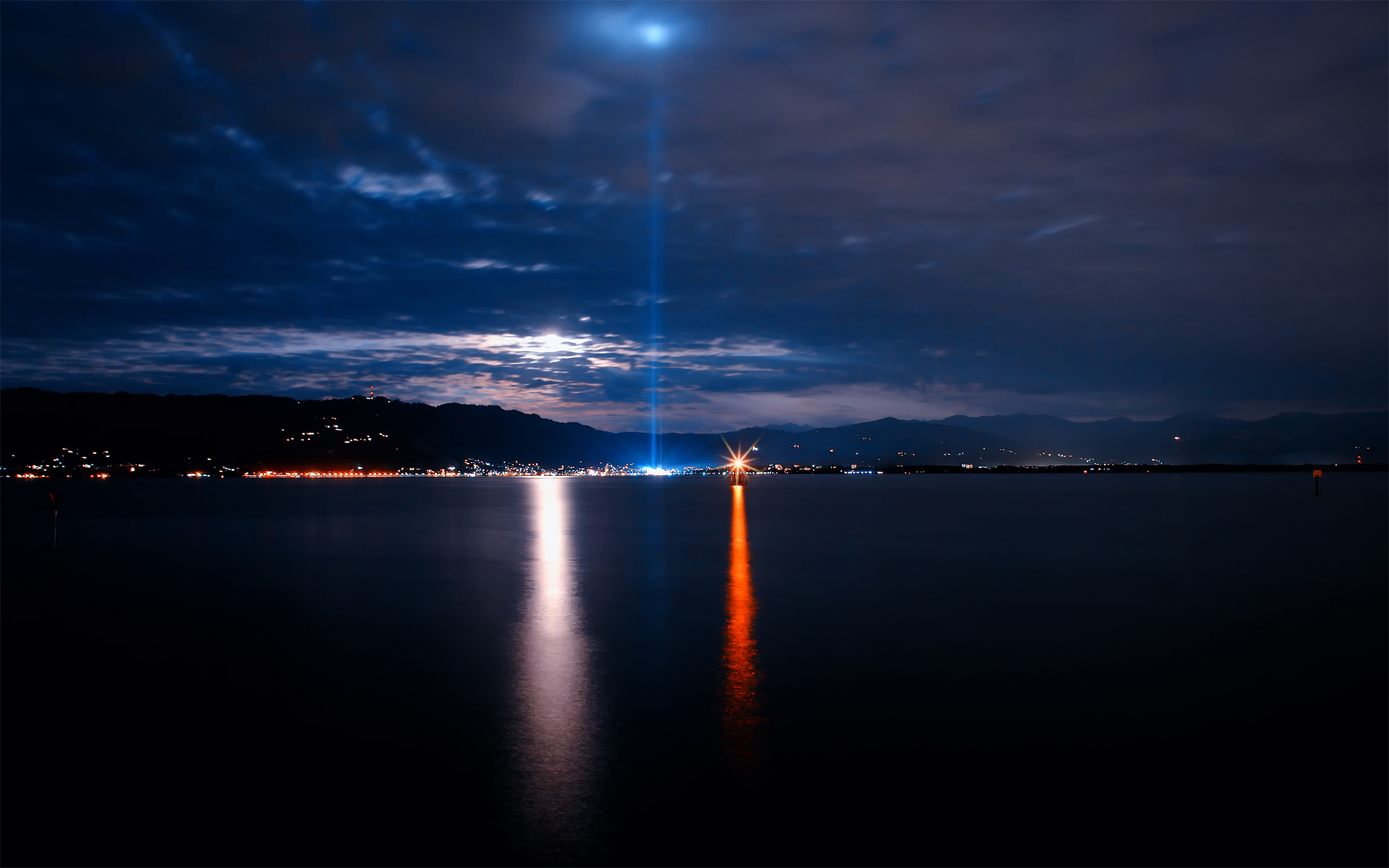 3d обои Луч света из города на берегу моря  ночь # 67399