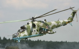 3d обои Вертолет Ми8 в дымке возли лесса  1680х1050