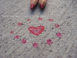 3d обои Красными карандашами на полу нарисовано сердце (Love me, and I will love you)  любовь