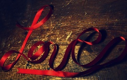 3d обои Надпись (LOVE) из красной ленточки  любовь