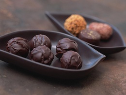 3d обои Шоколадные конфеты в мисочках  еда