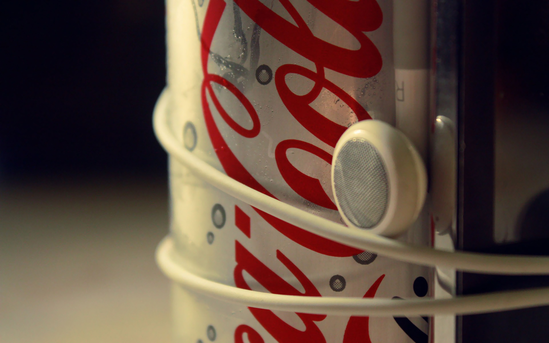 3d обои Баночка Coca-Cola и iPod с наушниками  еда # 36528
