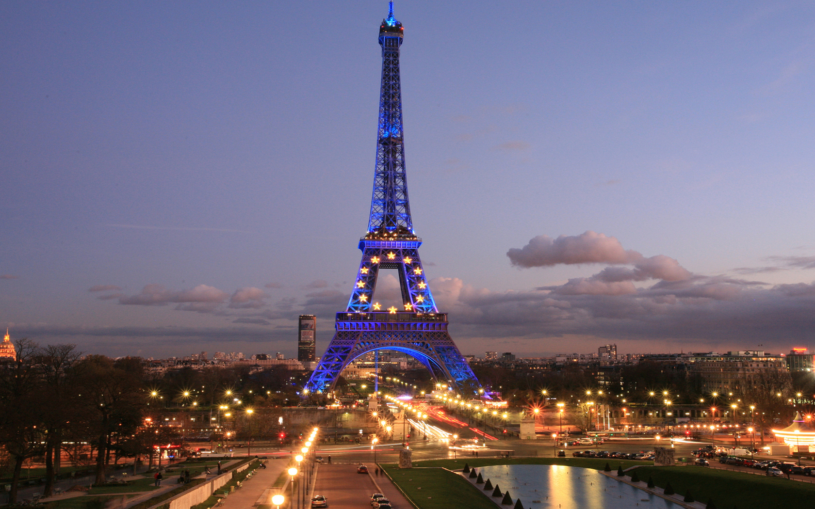 3d обои Париж на рассвете ,город,Эйфелевая башня  город # 24007