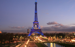3d обои Париж на рассвете ,город,Эйфелевая башня  1680х1050