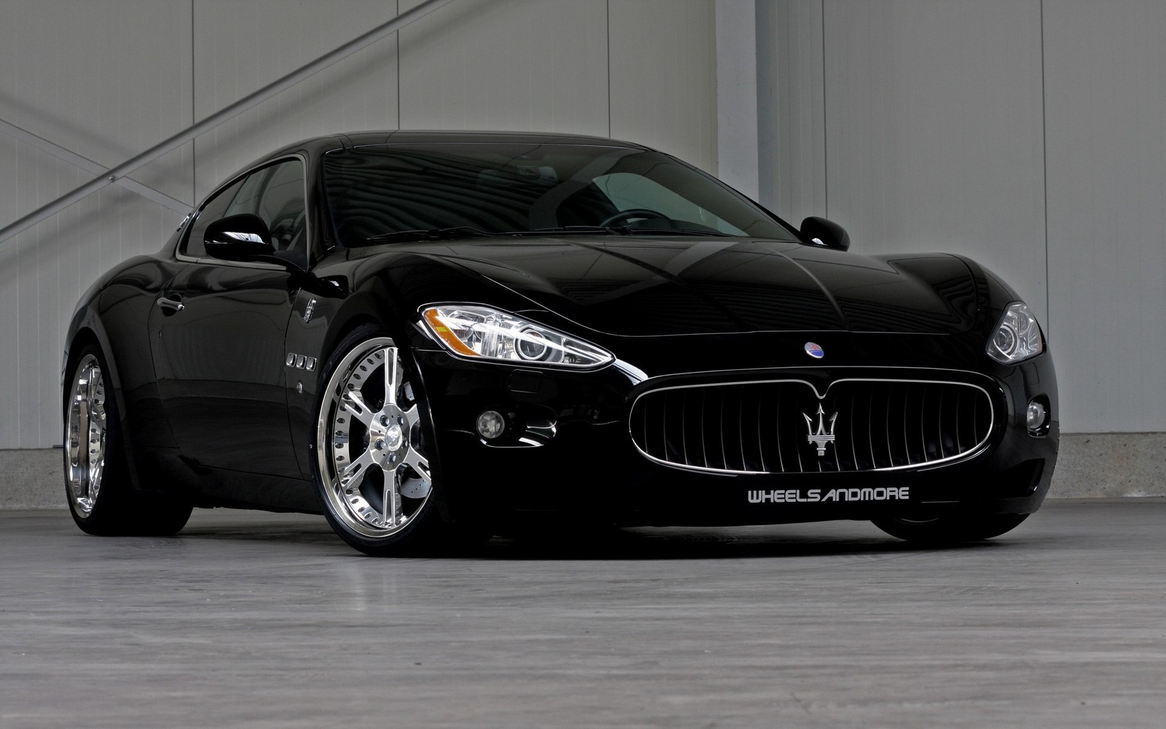 3d обои Черный Maserati  1680х1050 # 7601